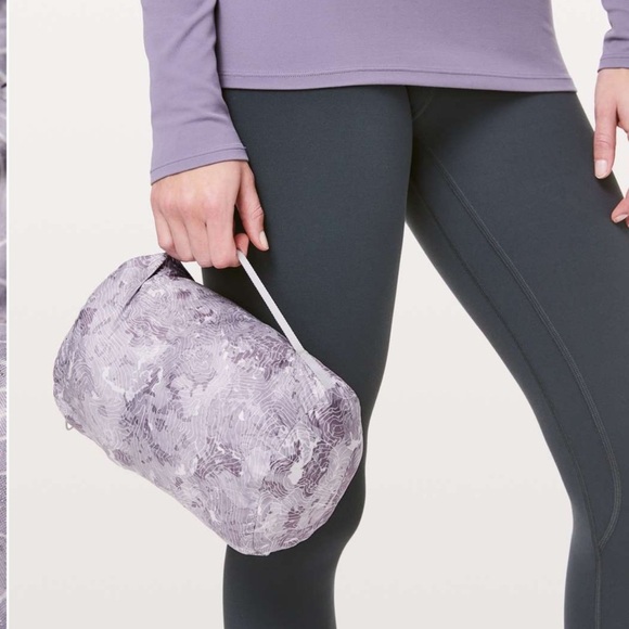 NWOT lululemon Pack It Down Jacket (size 6) - Picture 8 of 8